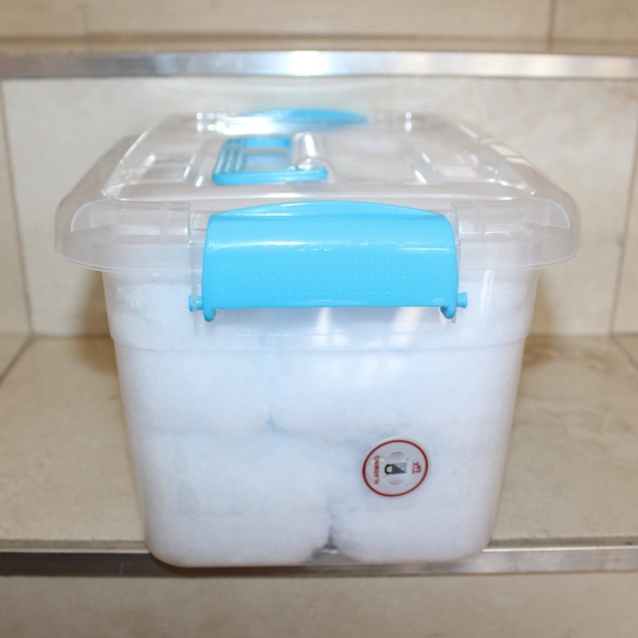 Indoor Snowball Fight (NIB) - Picture 5 of 7